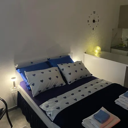 Apartmants N & D * 포드고리차
